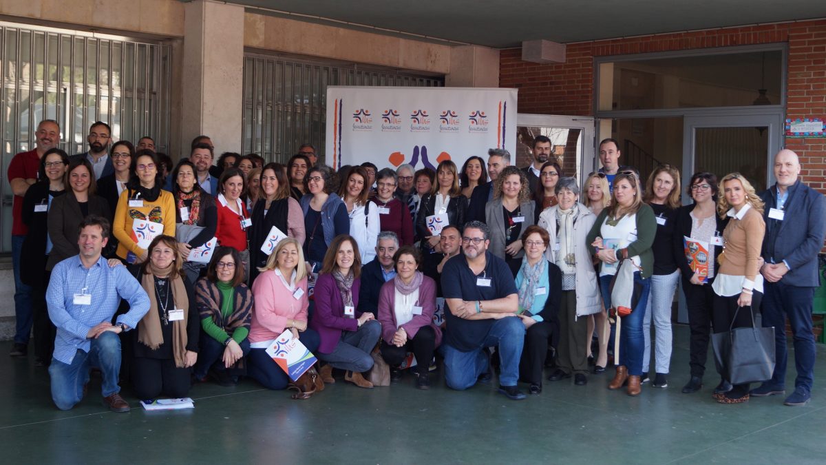 Foto de familia de los participantes en el I Encuentro de AMPAS y Directivos de Jesuitinas